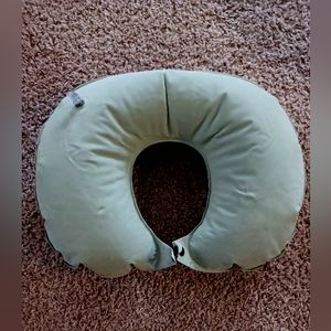 Inflatable Travel Bath Pillow boppy style Green Traveler's neck support
